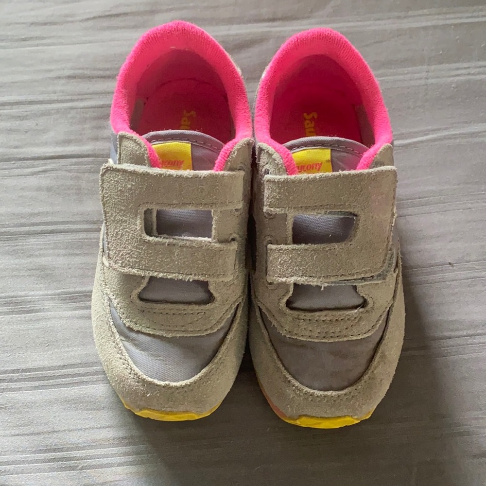 Toddler girls Saucony shoes